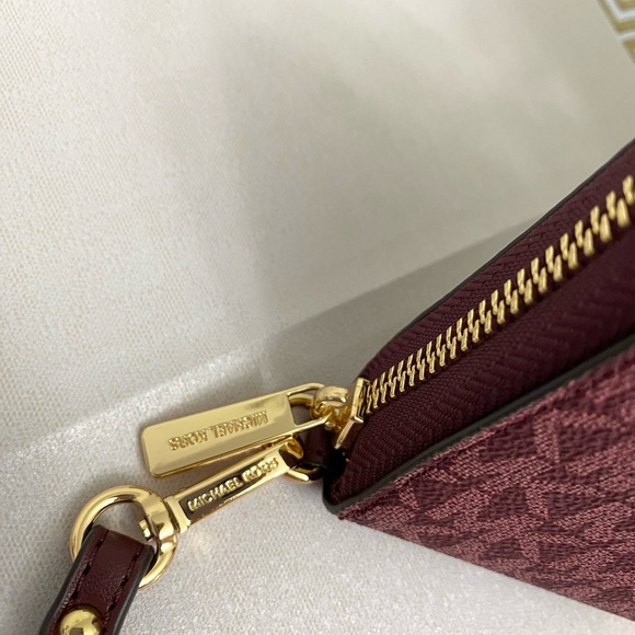 Michael Kors Logo Stripe Continental Wristlet - Picture 3 of 8